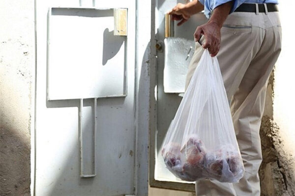 توزیع بیش از 200 کیلو گوشت و مرغ گرم بین خانواده های کم برخوردار