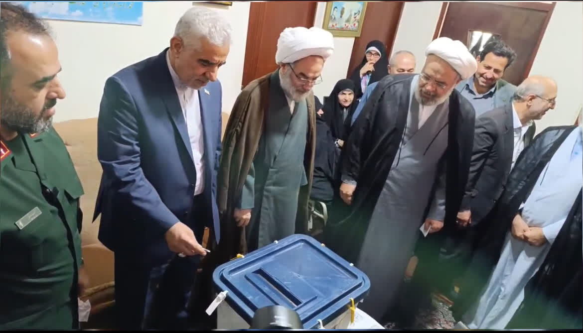 مسوولان ارشد گیلانی رای خود را به صندوق انداختند