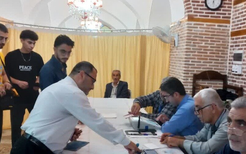 تصاویری از شعبه رای مسجد جامع ساری