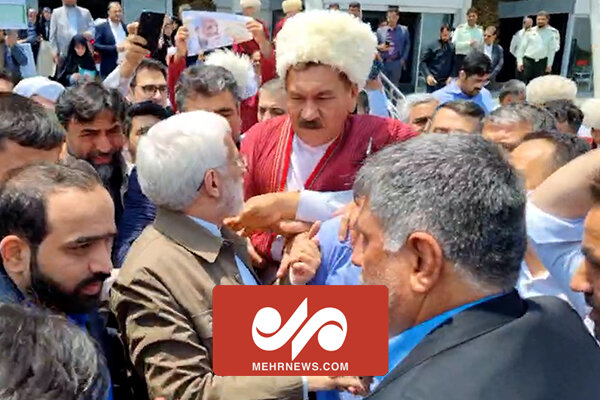 استقبال از جلیلی در فرودگاه گرگان