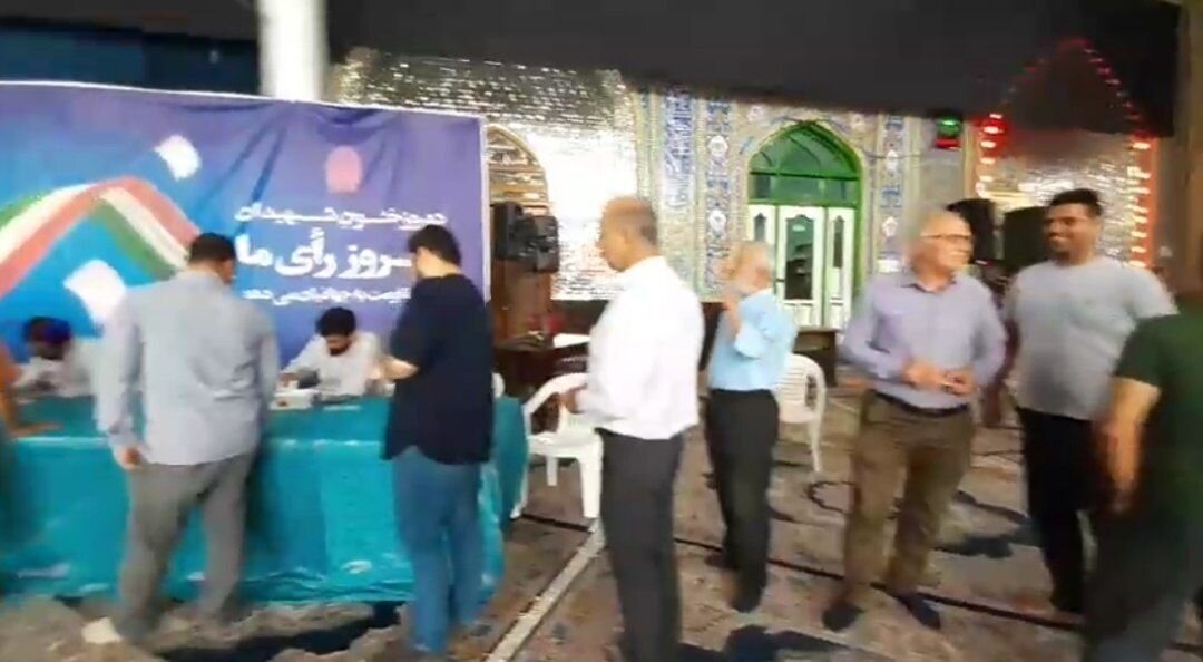 حضور مردم در شعبه امامزاده قاسم بابل