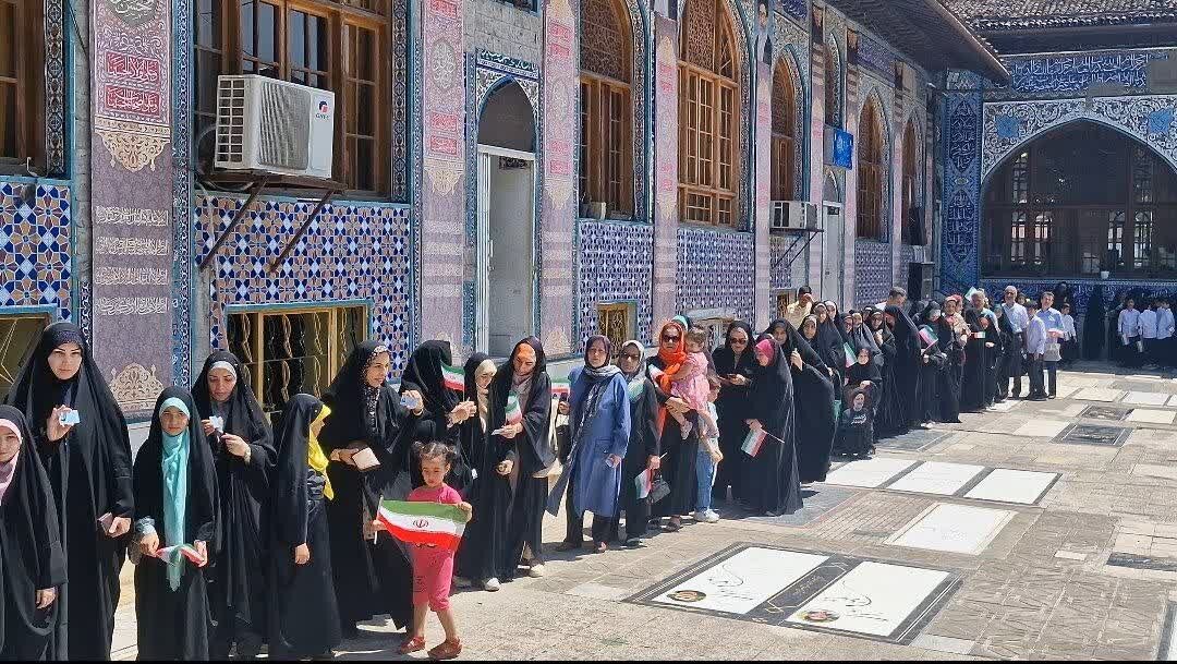صف لاهیجانی ها برای شرکت در انتخابات
