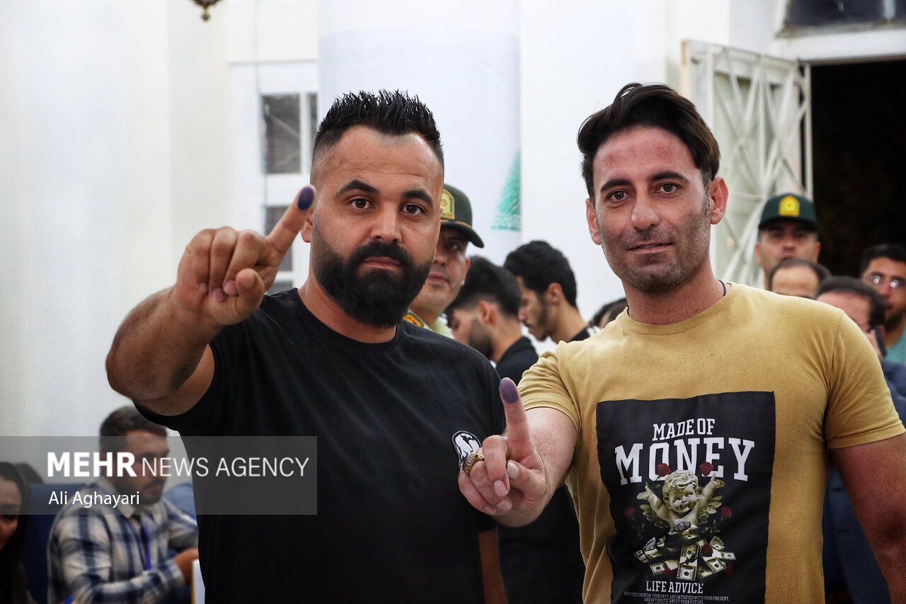 68 درصد مردم گلوگاه پای صندوق های رای حضور یافتند