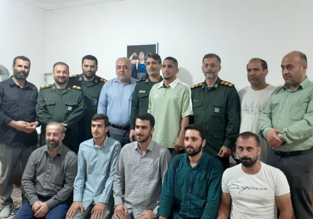 عزم رحمان عموزاد برای حضور پرتوان در میادین کشتی