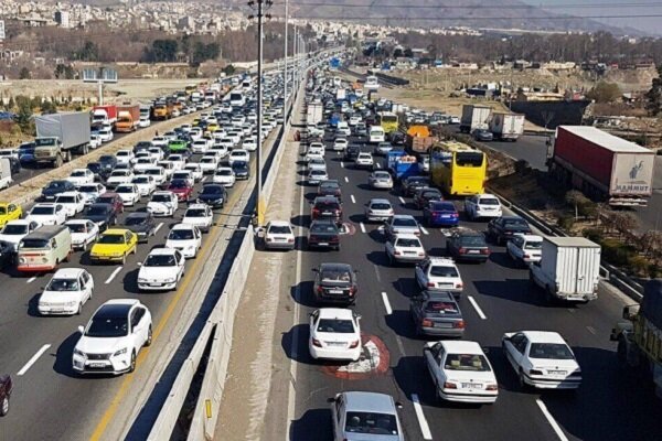 تردد در راه های مازندران دو طرفه است/ ترافیک هراز و کندوان