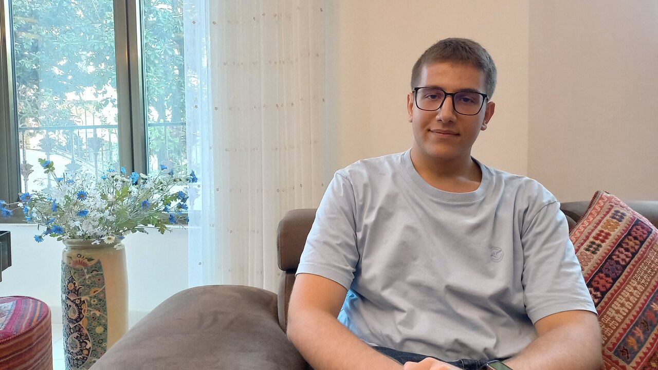 تجلیل استاندار گیلان از رتبه 6 کنکور تجربی