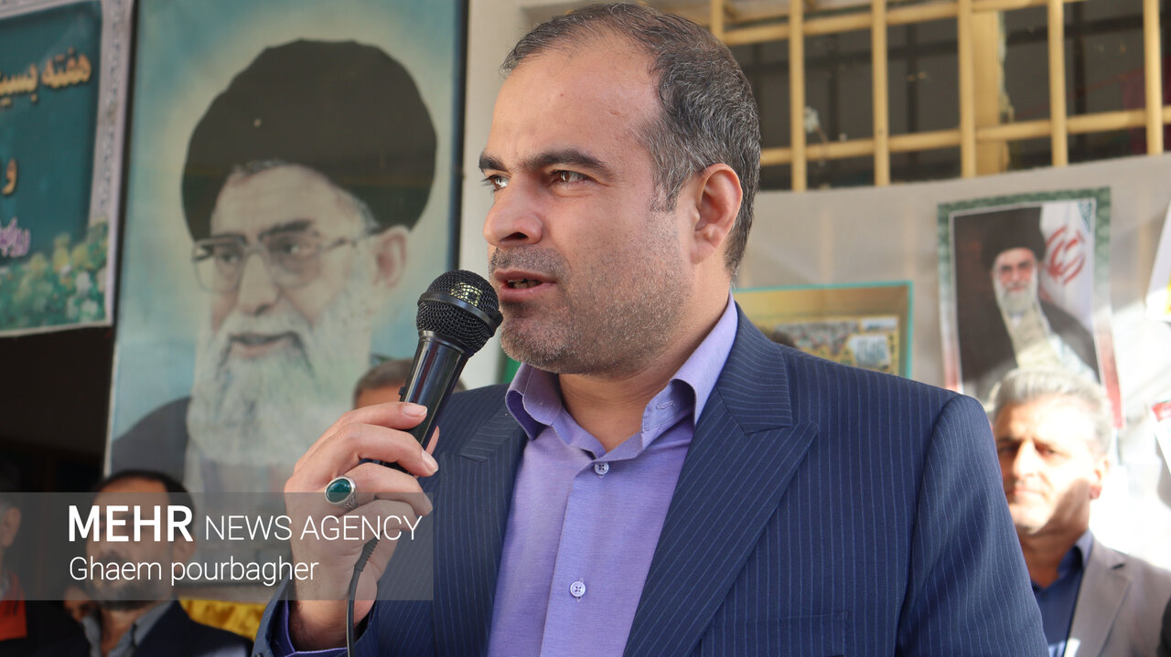 حضور باشکوه در راهپیمایی 13 آبان مشت محکمی بر دهان استکبار است