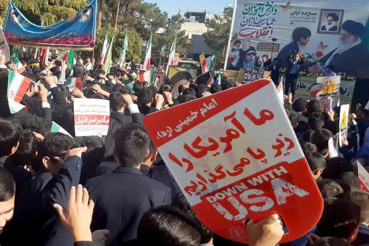 دانش آموزان رودسری از دلایل حضور خود در راهپیمایی می گویند