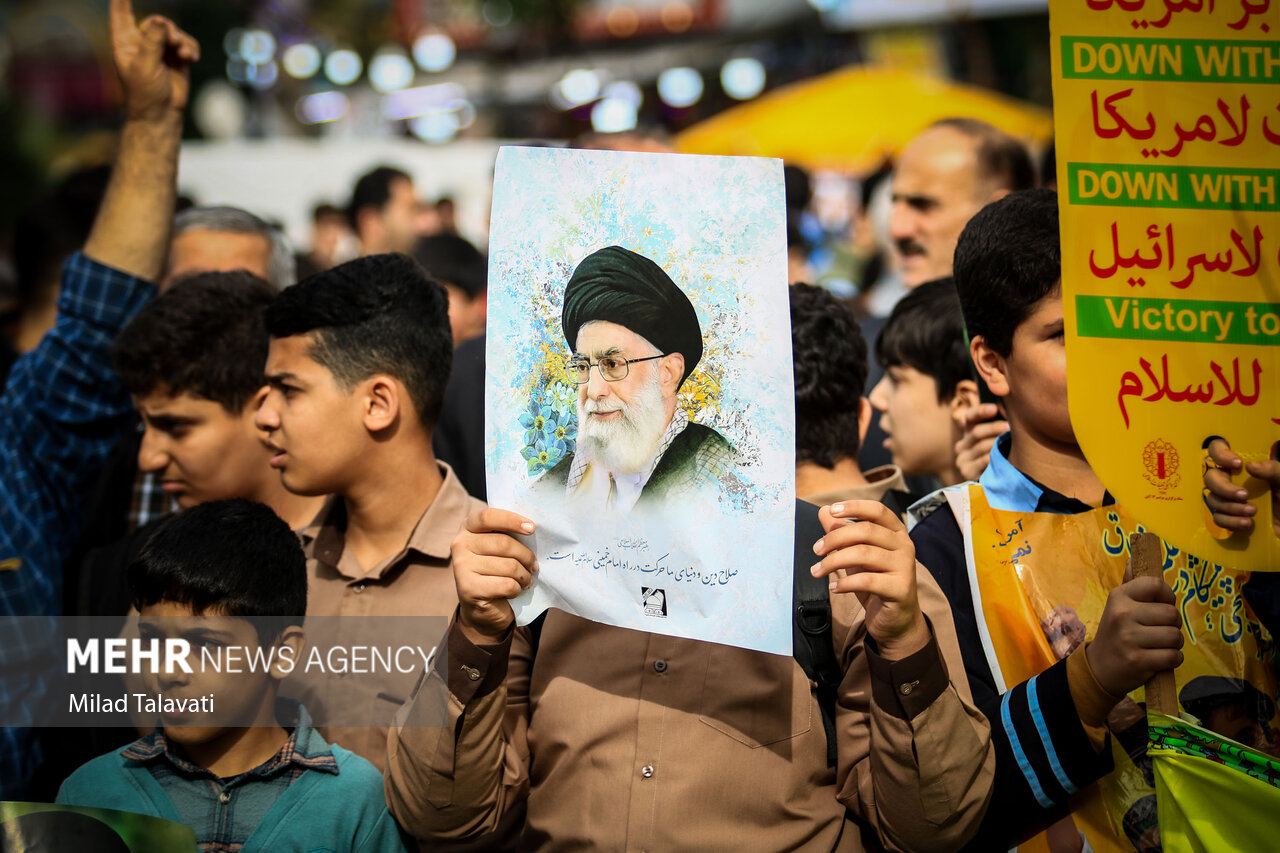 راهپیمایی یوم الله 13 آبان در فومن