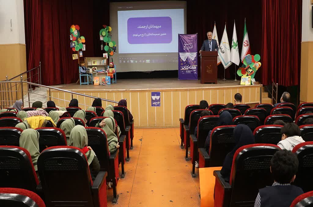 «مهرواره کتاب‌ خوان» در گیلان برگزار شد