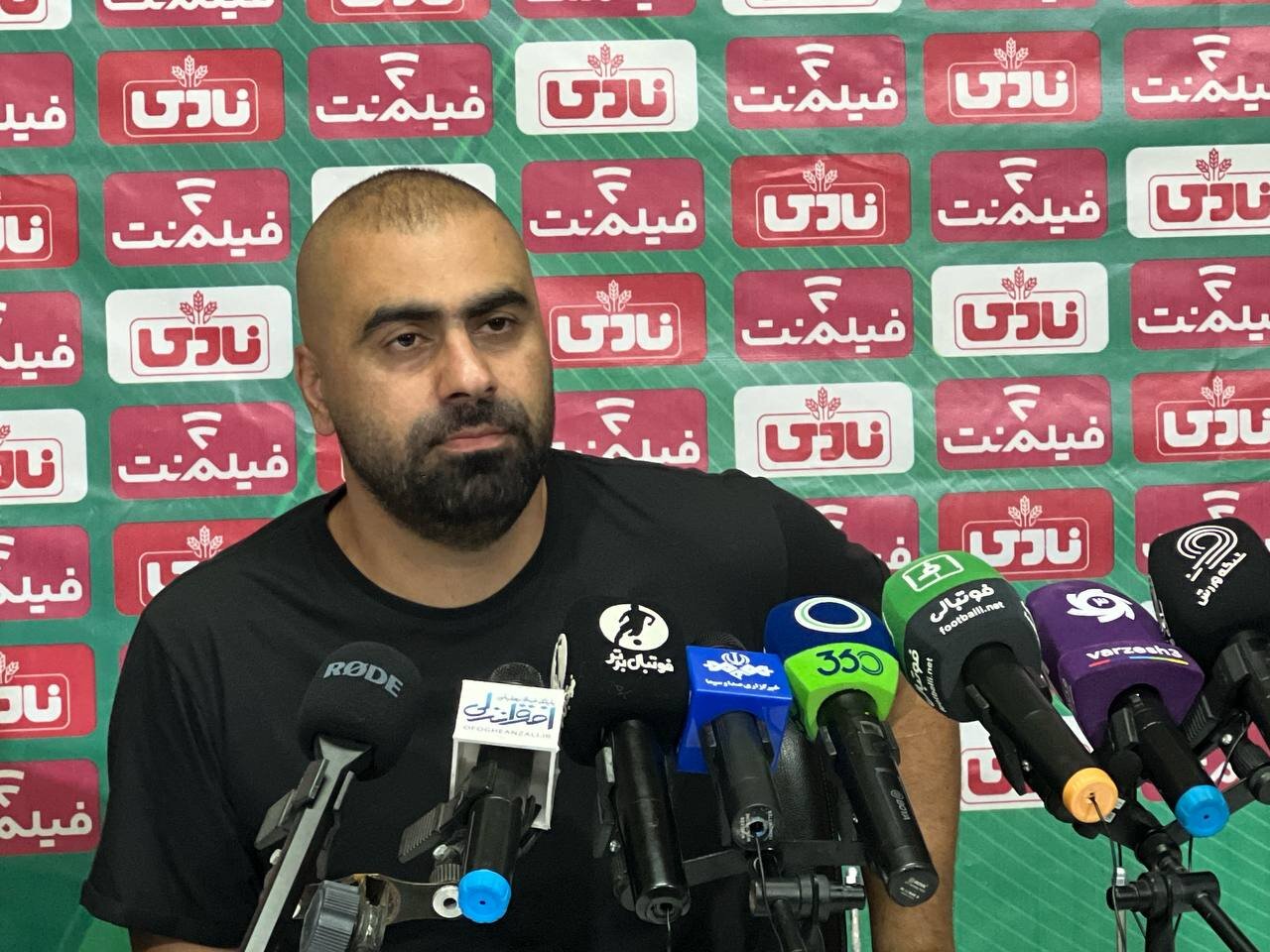 سرمربی تراکتور: انزلی شهری فوتبال‌خیز است