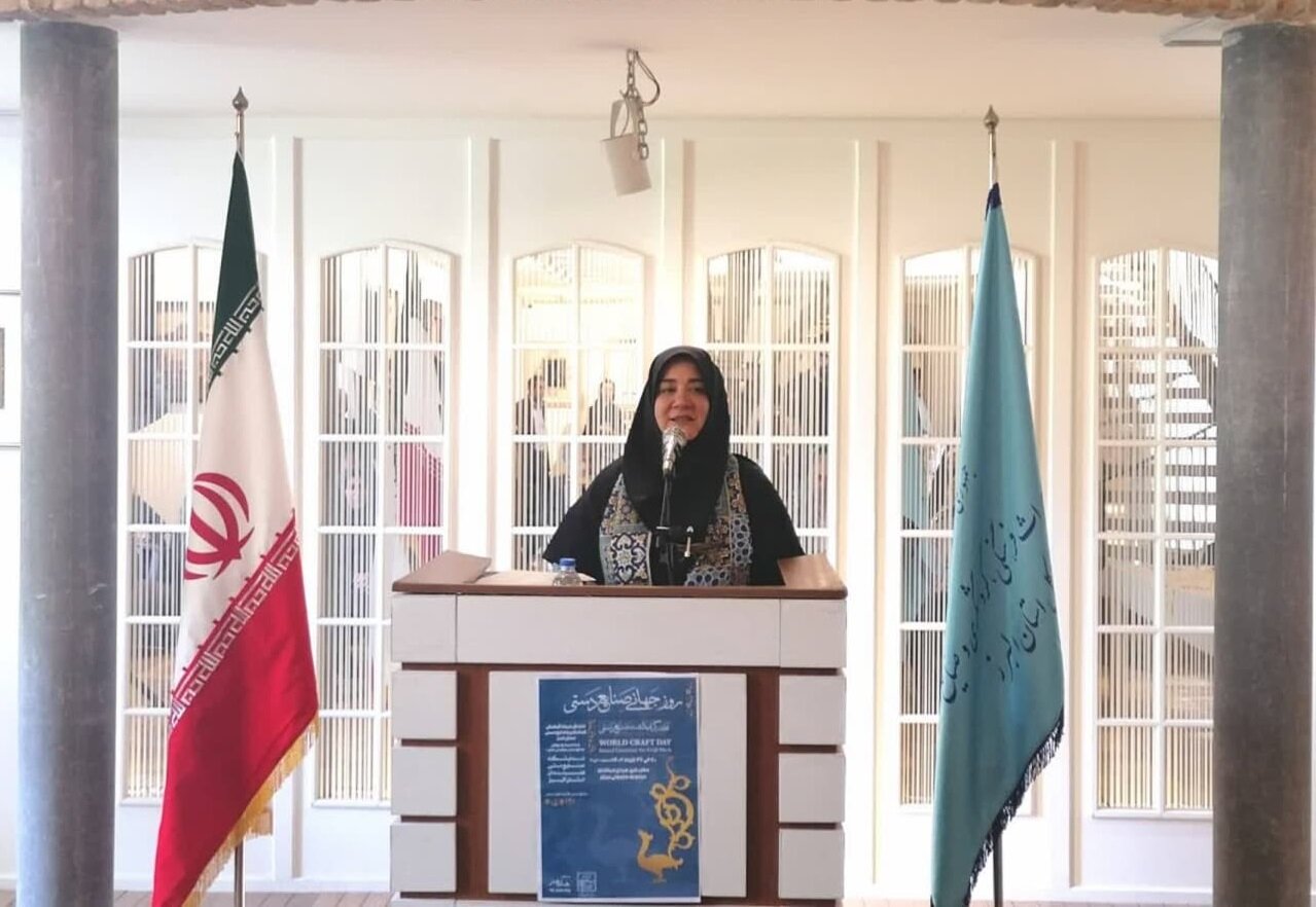 معاون وزیر میراث فرهنگی: سند توسعه صنایع دستی به زودی رونمایی می‌شود