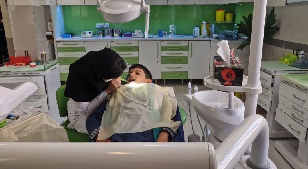 خدمات رایگان دندانپزشکی به 2200 دانش‌آموز روستایی لاهیجان