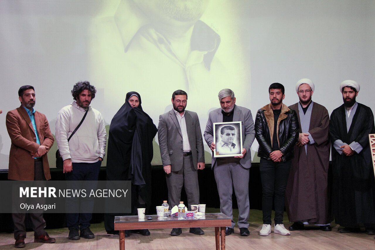 تجلیل از زنده یاد یحیی آذری در حوزه هنری گلستان