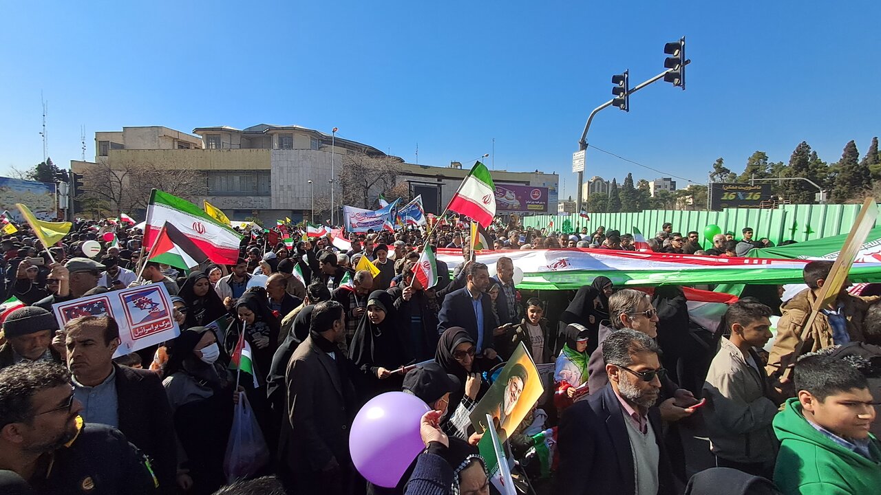 حضور مردم گرگان در راهپیمایی 22 بهمن
