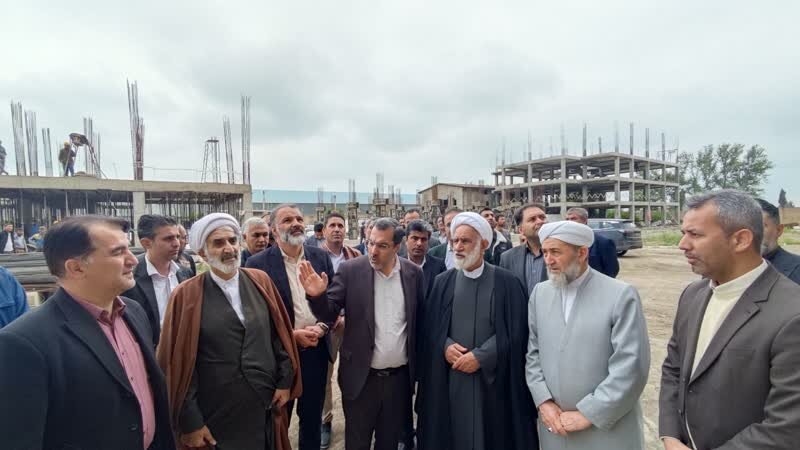 بازدید نماینده ولی‌فقیه در بنیاد مسکن از پروژه 210 واحدی مسکن در گنبد