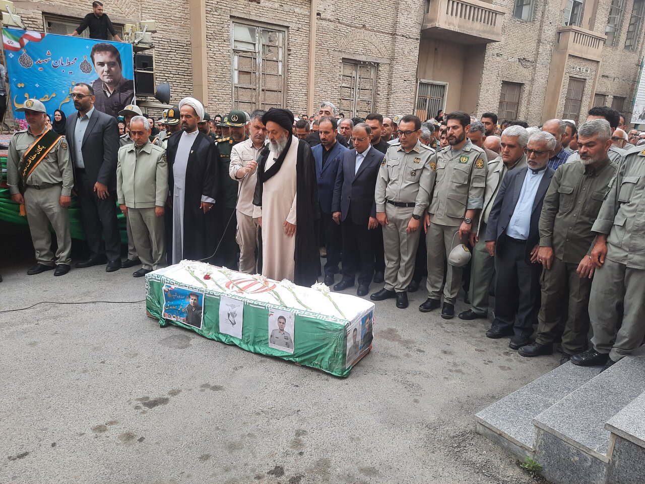 پیکر شهید «کاظم مصدق» با بدرقه مردم گرگان به  کردکوی منتقل شد