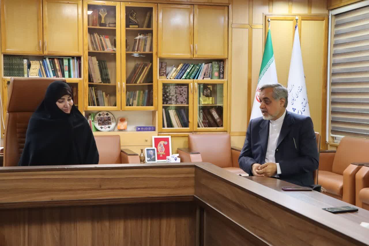 کار خلاقانه در فرمانداری رشت؛ وقتی یک معلم فرماندار شد