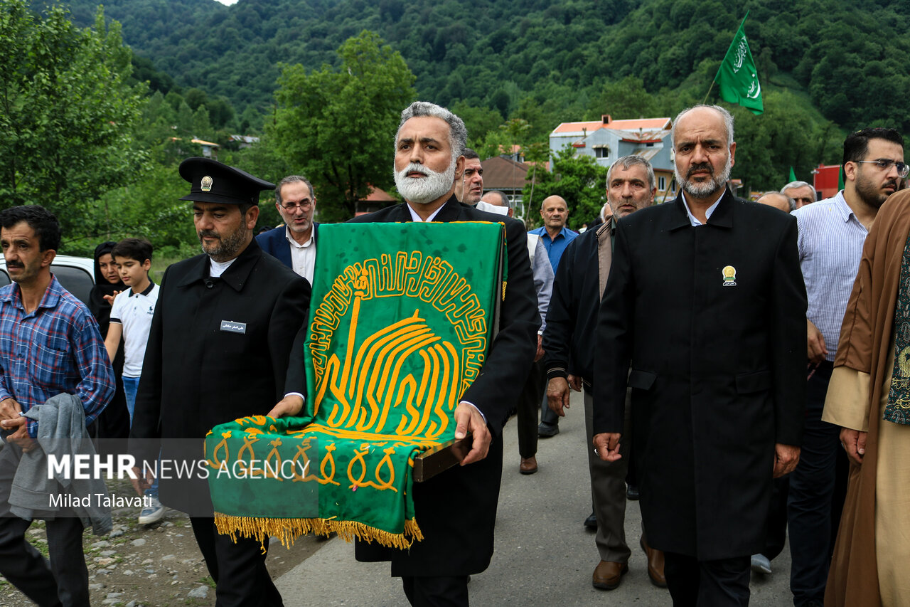 «کاروان زیر سایه خورشید» در فومن