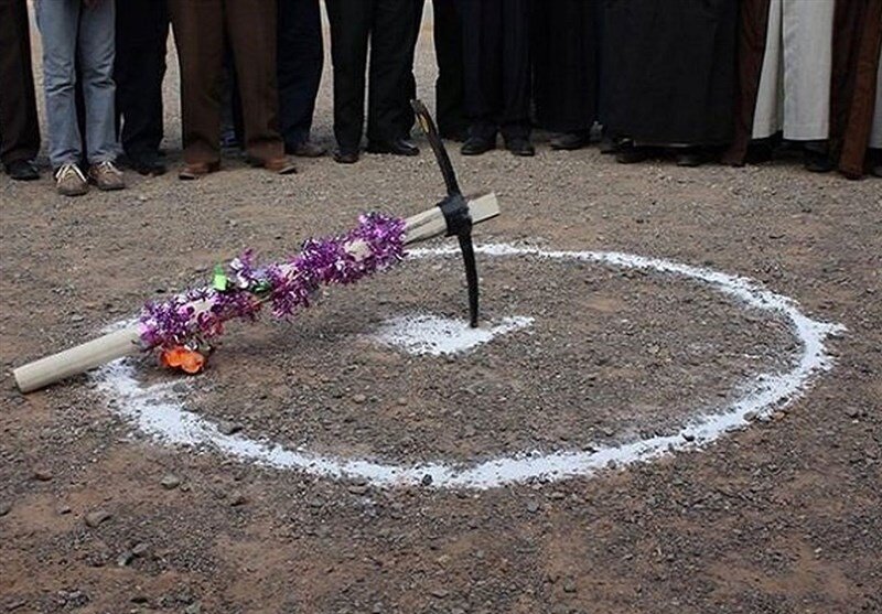 کلنگ ساخت یک مدرسه در رشت بر زمین زده شد