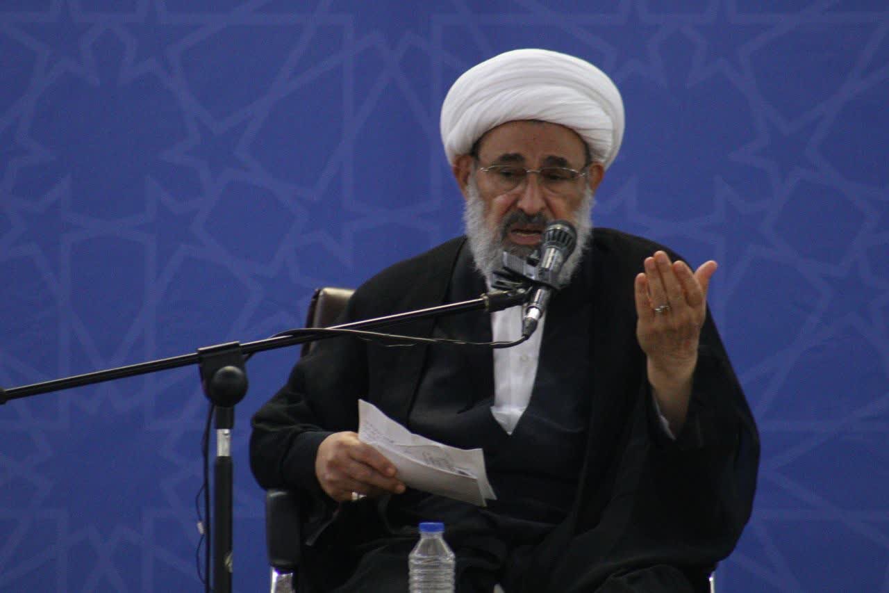 نهضت امام خمینی (ره) معادلات جهانی را دگرگون کرد