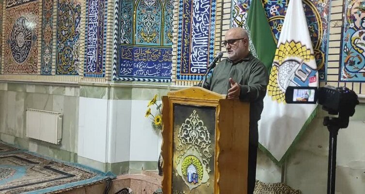 راه شهدا چراغ هدایت و پشتیبان نسل جدید است