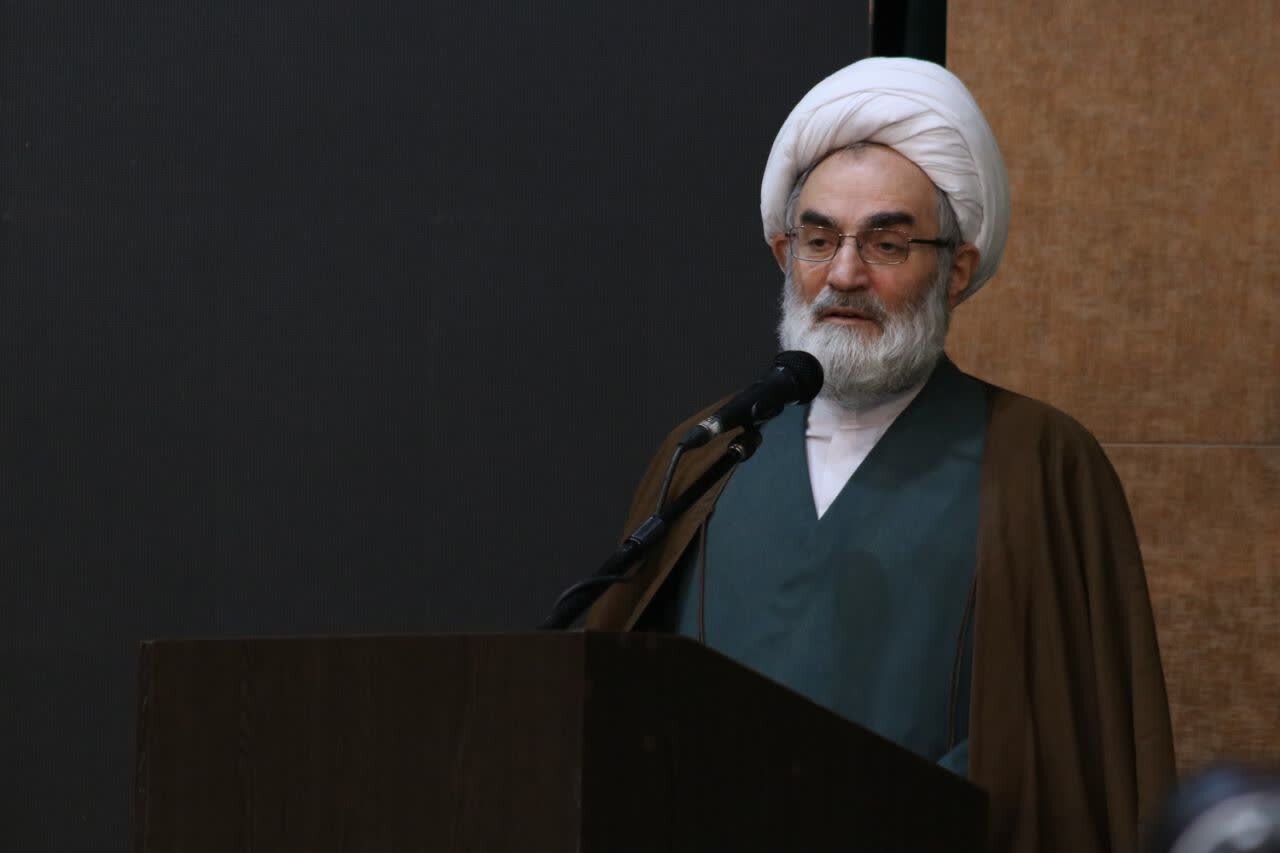 طلاب باید در علوم دینی با مجاهدت به حفظ اصالت حوزه کمک کنند