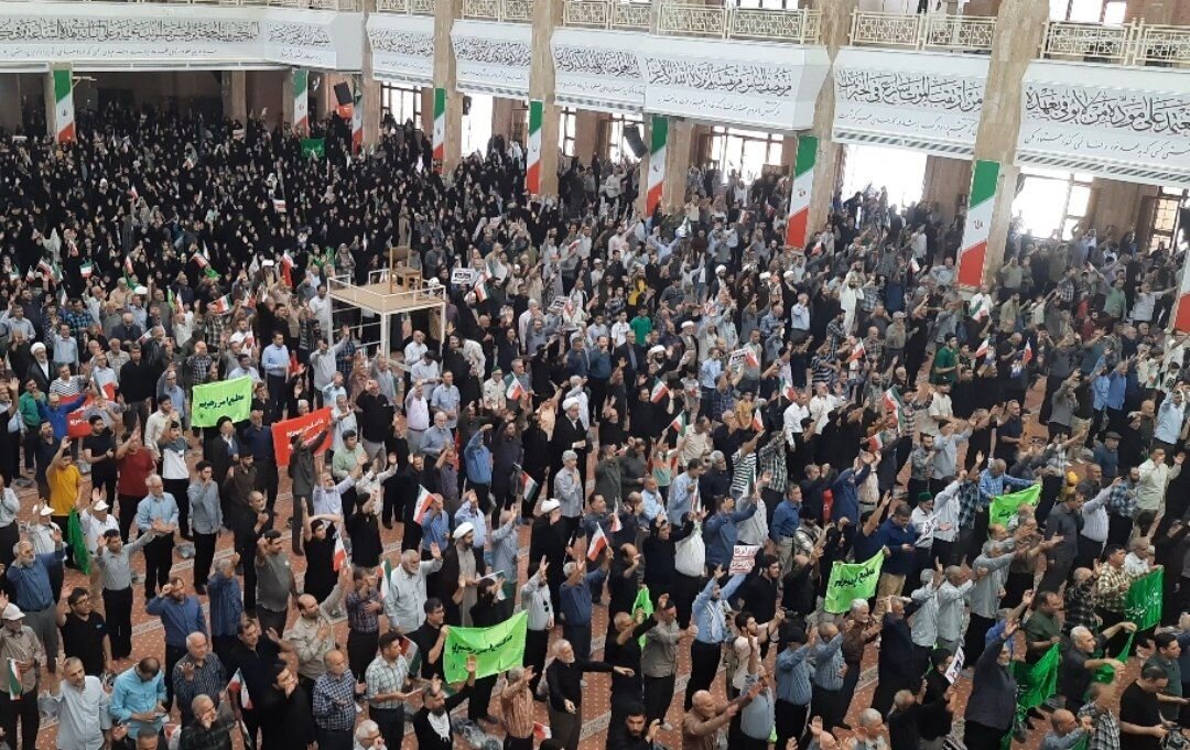 نمازگزاران گرگانی بعد از نماز جمعه تجمع کردند