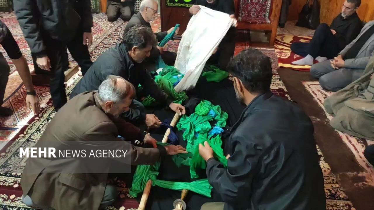 مراسم‌ سنتی علم‌بندی در روستای مازودره اشکورات رودسر