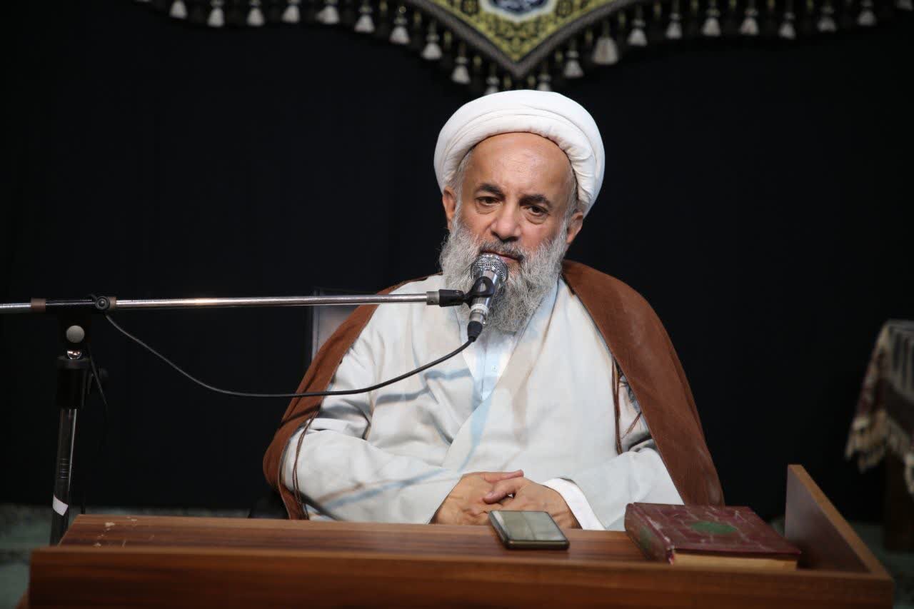 نمازجمعه بصیرت افزا و خنثی کننده توطئه‌ها است
