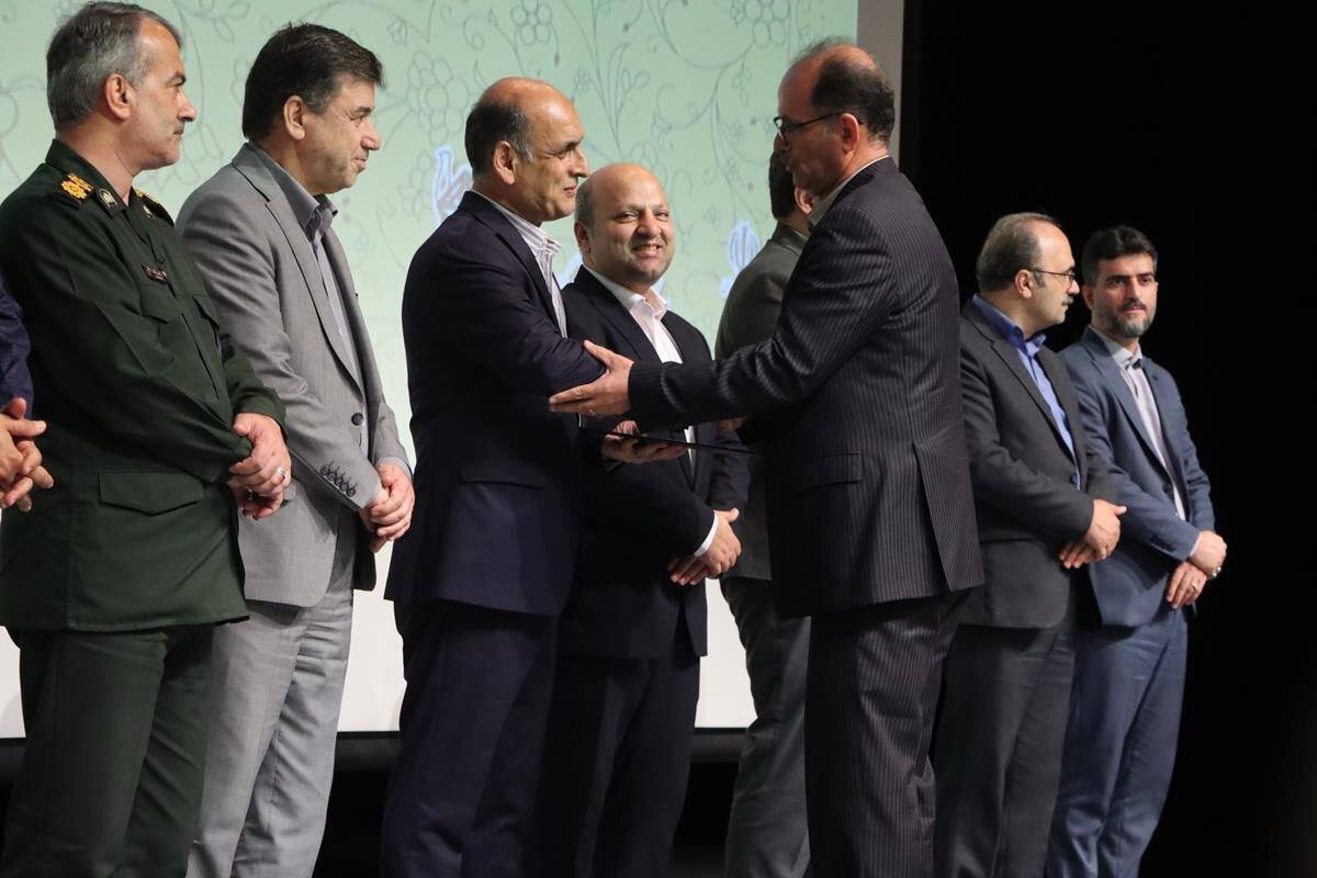 تصاویری از آیین تجلیل از خبرنگاران در گیلان