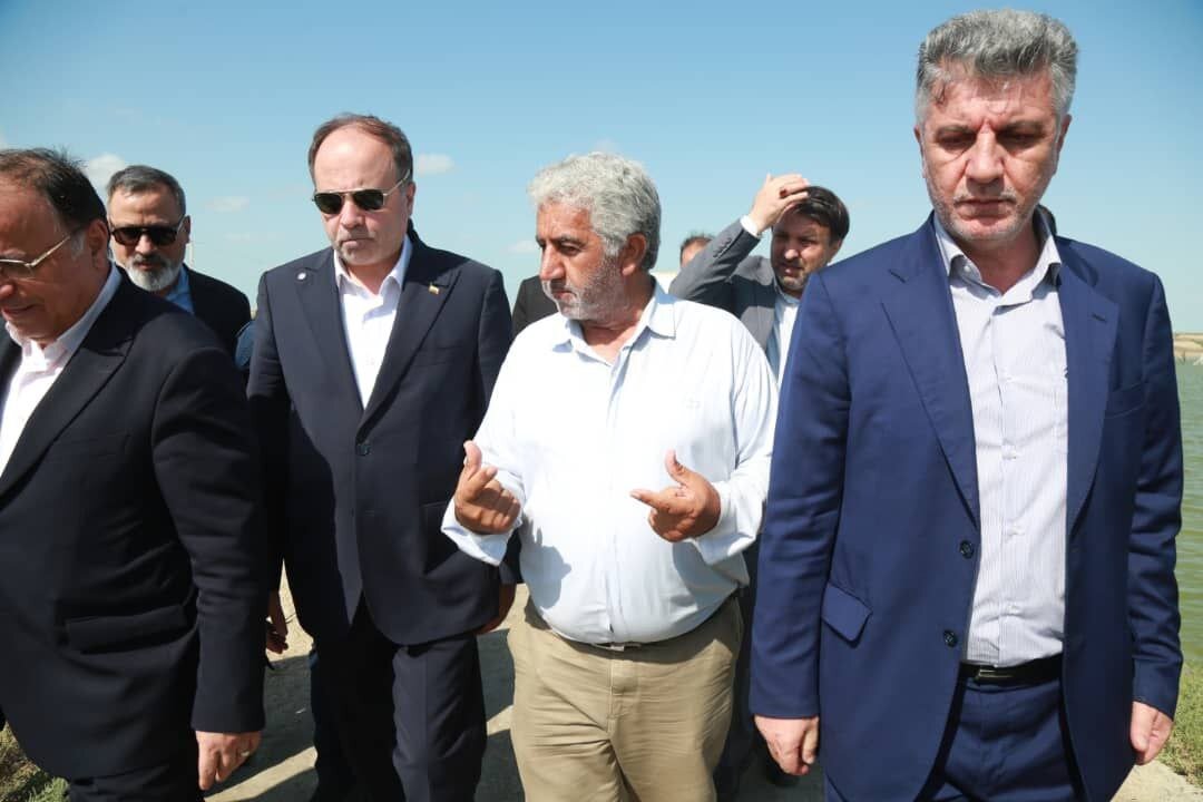 بازدید وزیر جهاد کشاورزی از سایت پرورش میگو 4 هزار هکتاری گمیشان