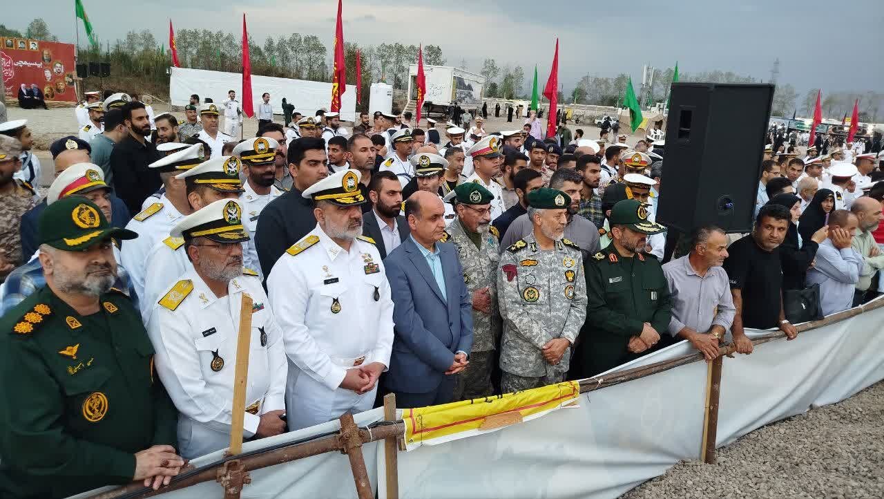 حضور امیر دریادار سیاری در محل برگزاری کنگره 8 هزار شهید گیلان