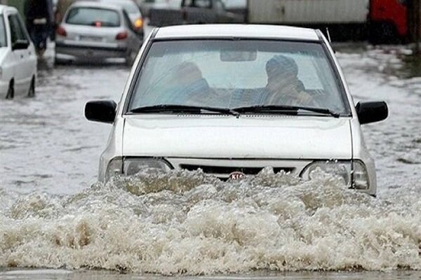 انحراف خودروی رانا در گالیکش 5 نفر مصدوم در پی داشت