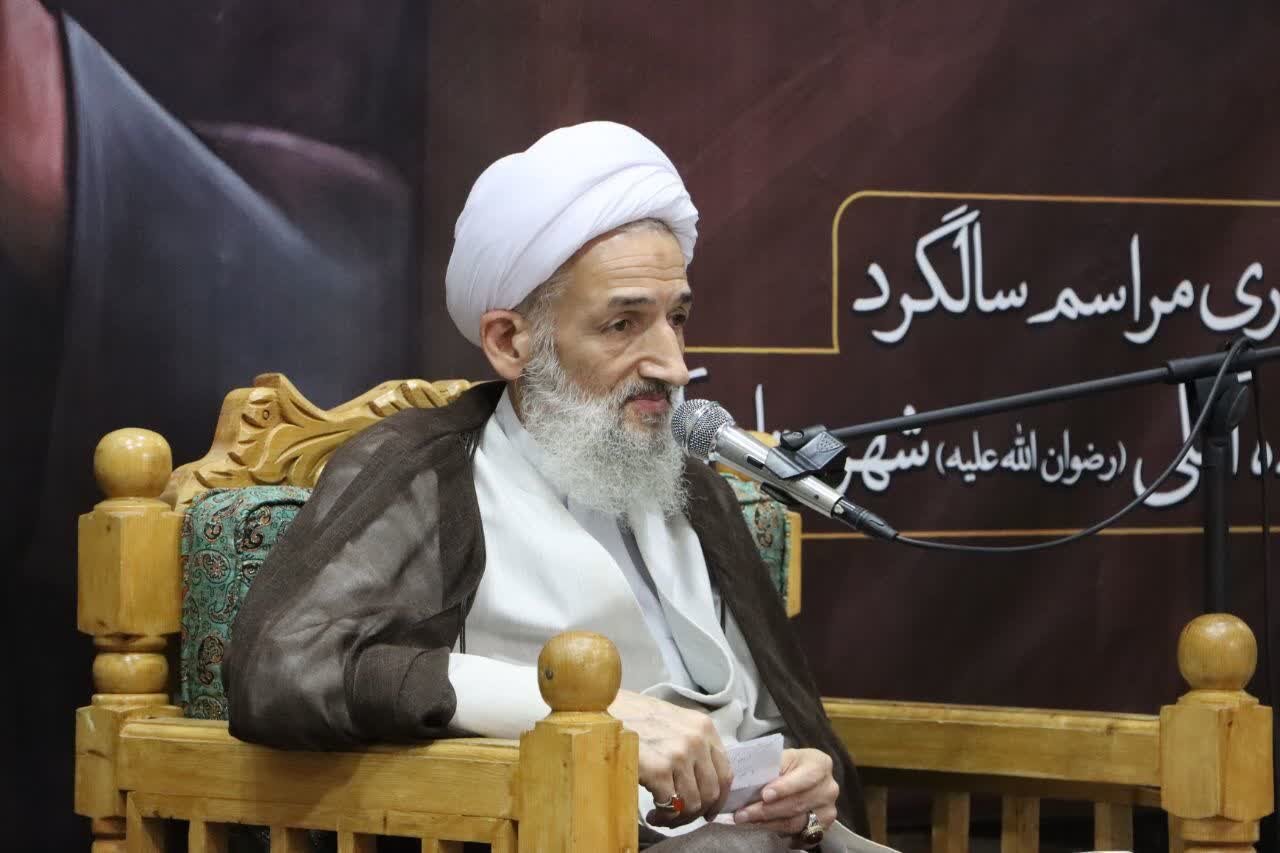 آیت الله لائینی: علامه حسن زاده عالمی ولایتمدار و جهادی بود