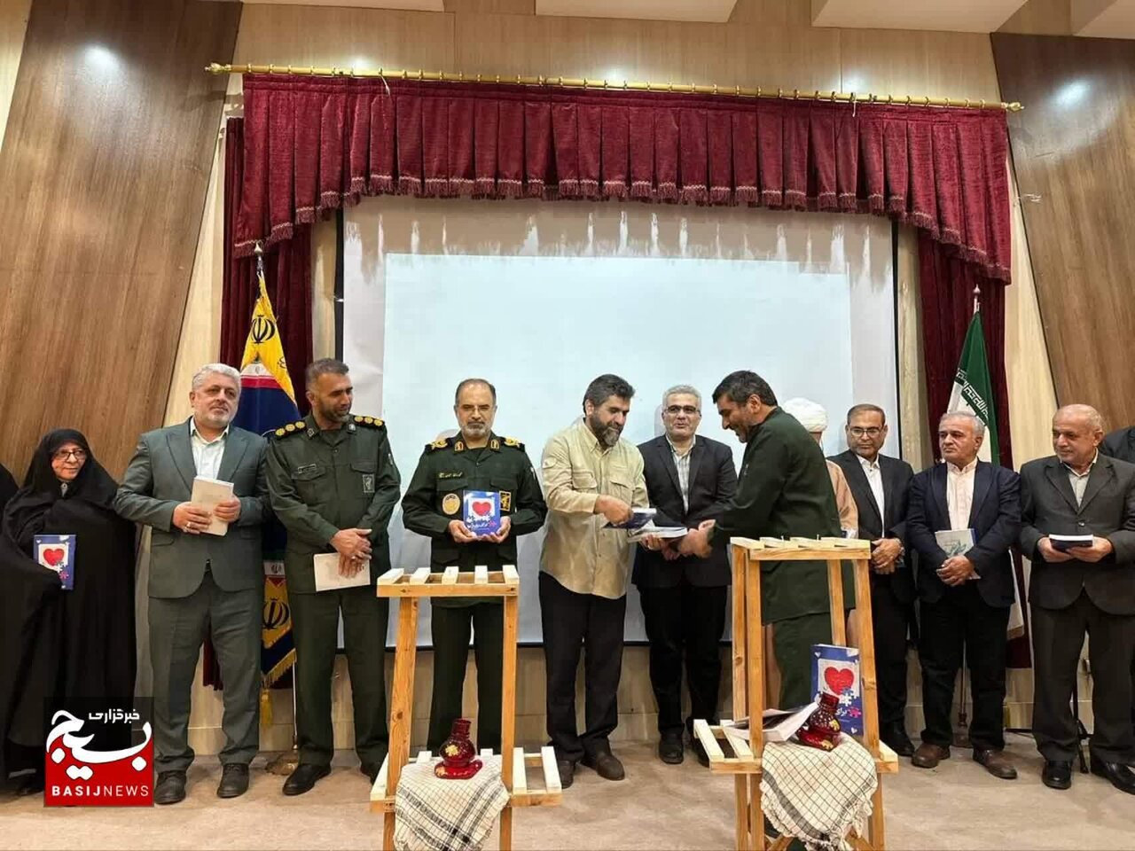 سردار موحد: مازندران گنجینه‌ ناب دفاع مقدس است؛ رونمایی 2 کتاب