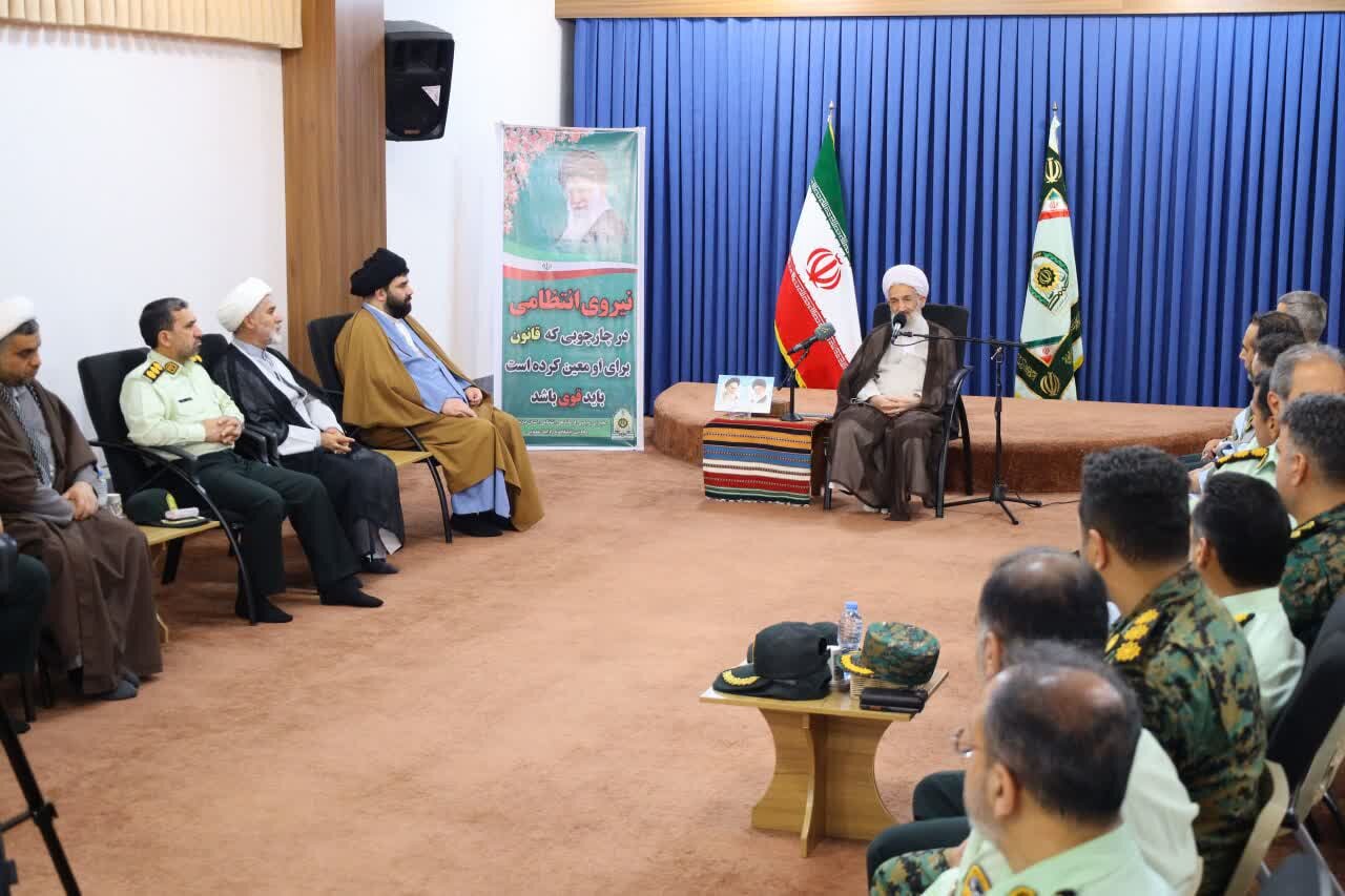 نیروهای انتظامی با کمبود امکانات بیش از ظرفیت خدمات دهی می‌کنند