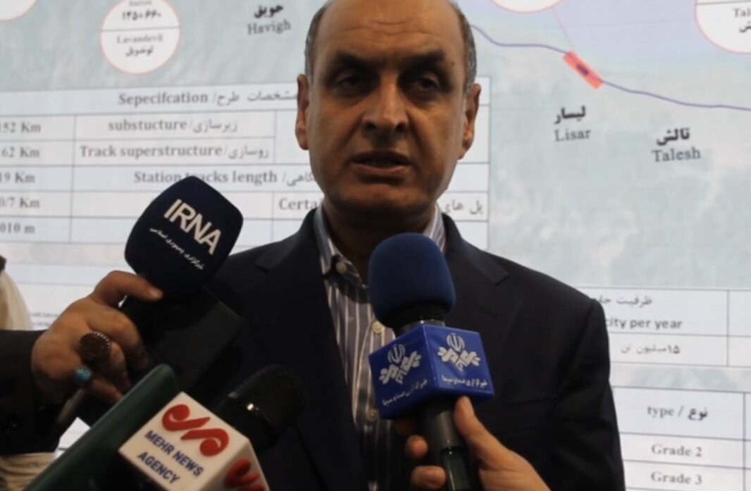 تردد ترانزیتی از مرز آستارا به 800 کامیون در روز افزایش می‌یابد