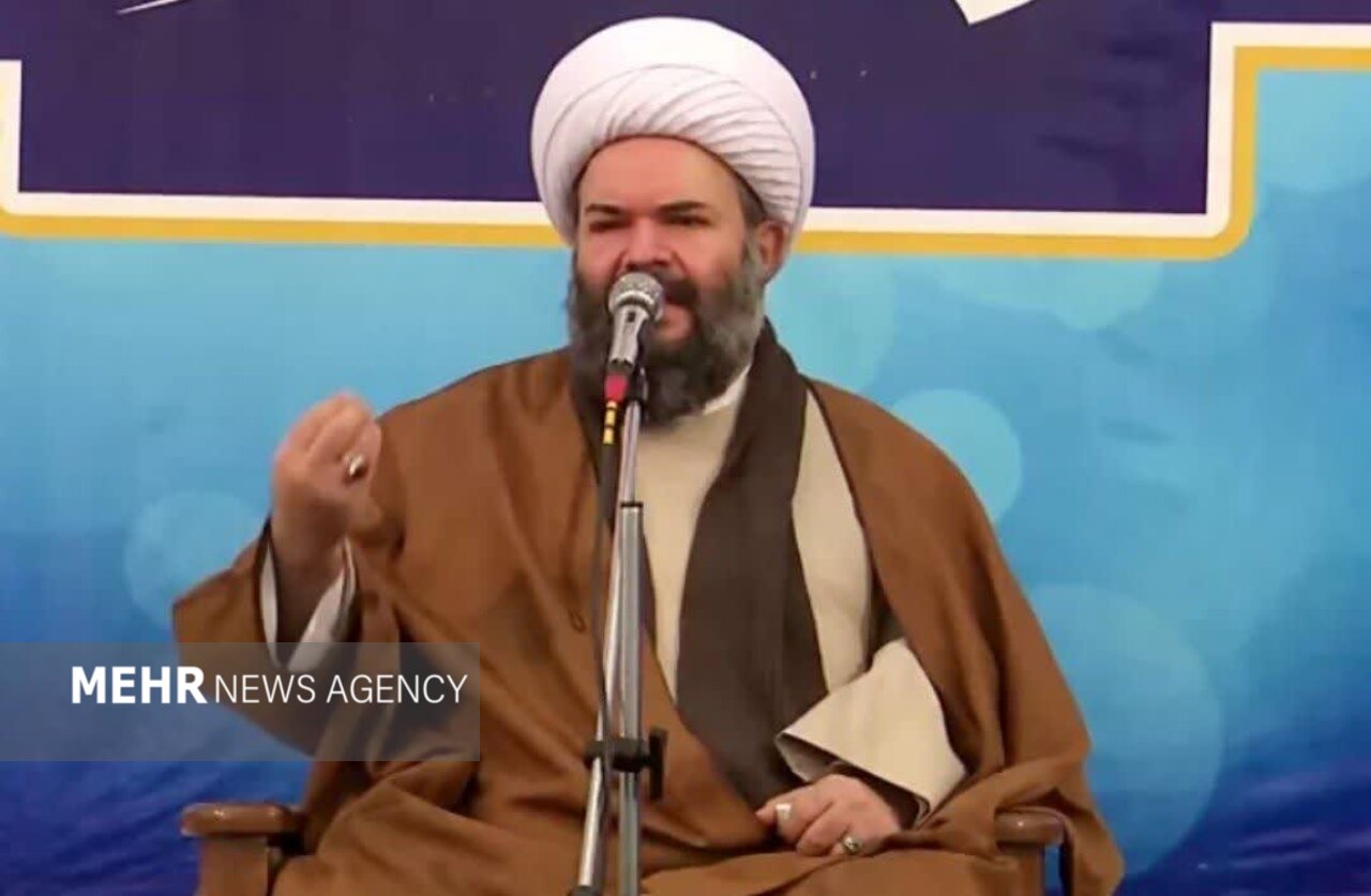 تاج لنگرودی: حضرت زینب(س) در سخت‌ ترین شرایط امام‌گونه عمل کرد