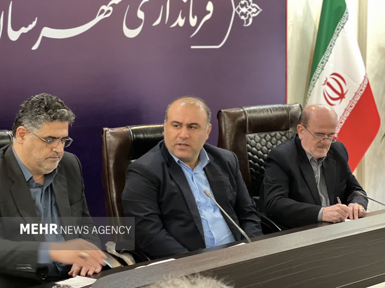 گلشن: آسفالت معابر 18 روستای لنگرود تا پایان آبان‌ ماه تکمیل می‌شود