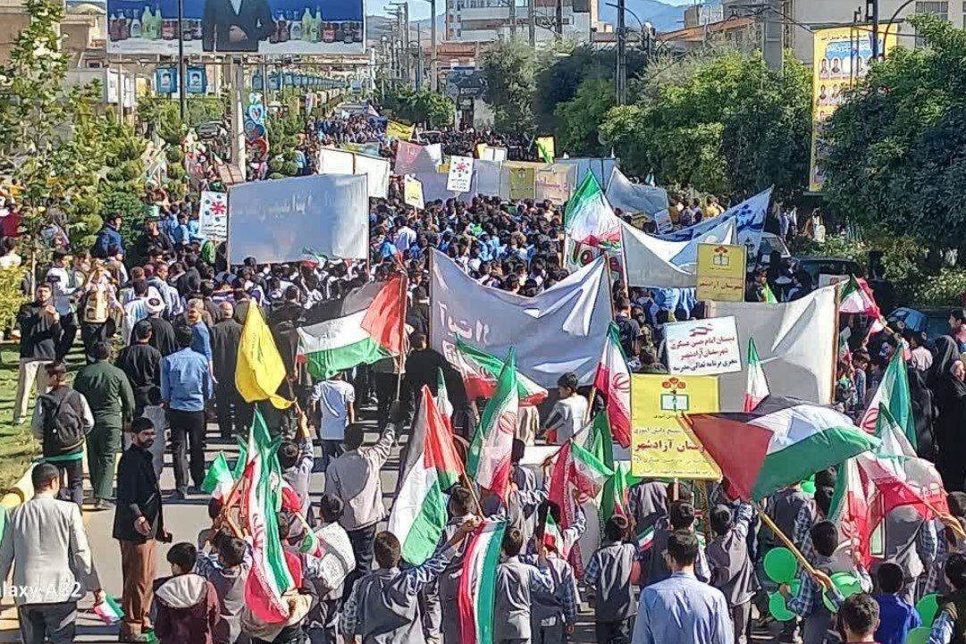 فریاد وحدت و استکبارستیزی مردم آزادشهر در 13 آبان