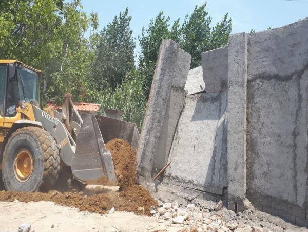 حسن‌زاده: 20 بنای غیرمجاز در مزارع چمستان نور تخریب شد