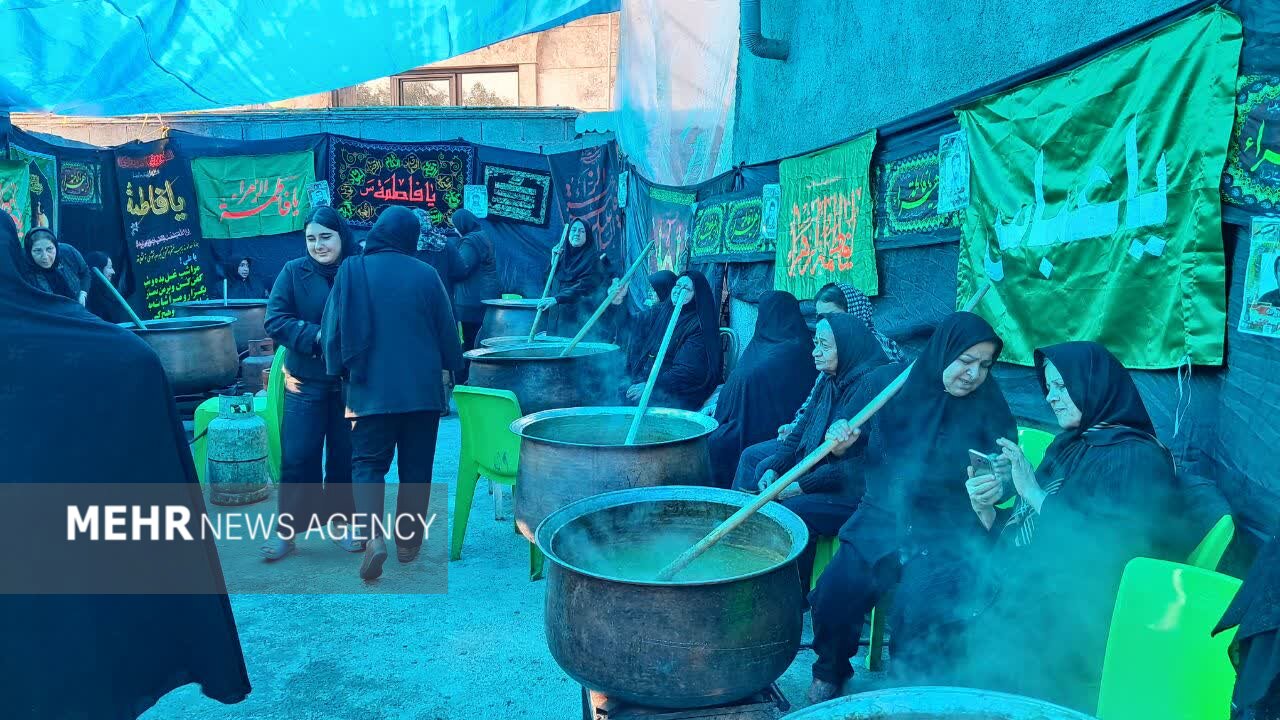 طبخ 300 دیگ آش نذری همزمان با ایام فاطمیه در شفت