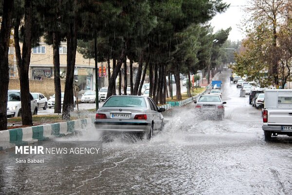 بارندگی و آبگرفتگی معابر در غرب مازندران