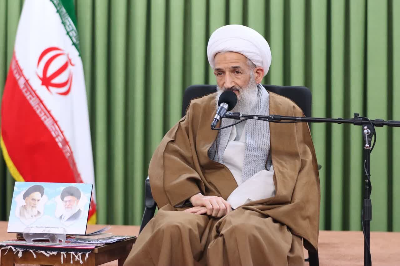 آیت الله لائینی: ذلت و شکست سرنوشت دشمن است