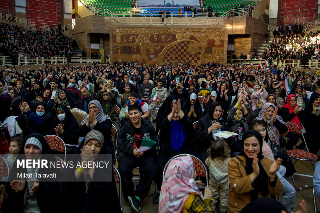 جشن بزرگ خانوادگی «بیعت با ولایت» در رشت برگزار شد