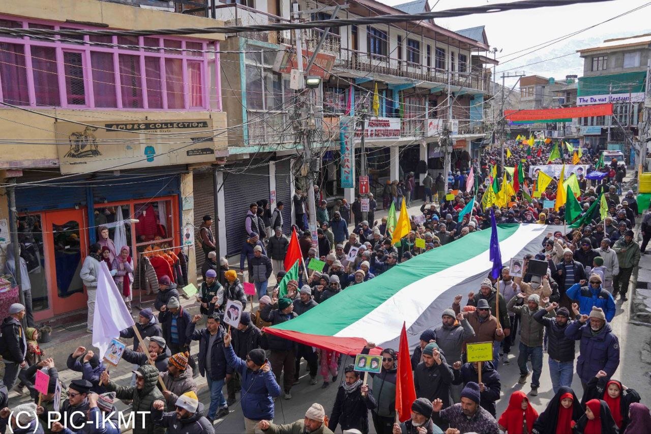 حضور باشکوه در راهپیمایی 22 بهمن اهمیت مضاعف دارد
