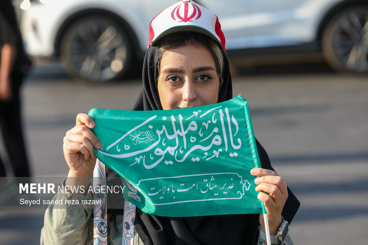 شعرخوانی نوجوانان گرگانی در جشن غدیر؛ طنین حماسه در خیابان ولایت