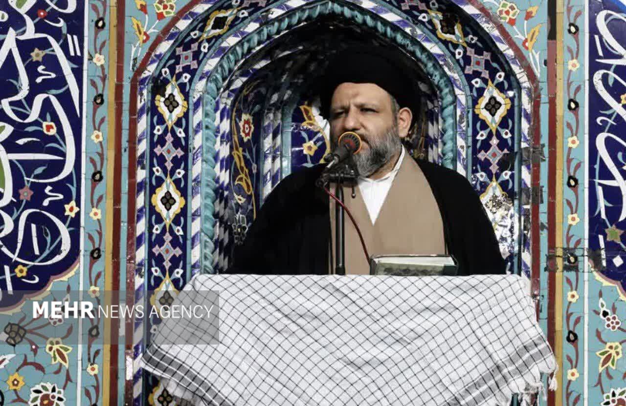 امام جمعه لاهیجان: مراقب حرف ها و شعارهایمان باشیم