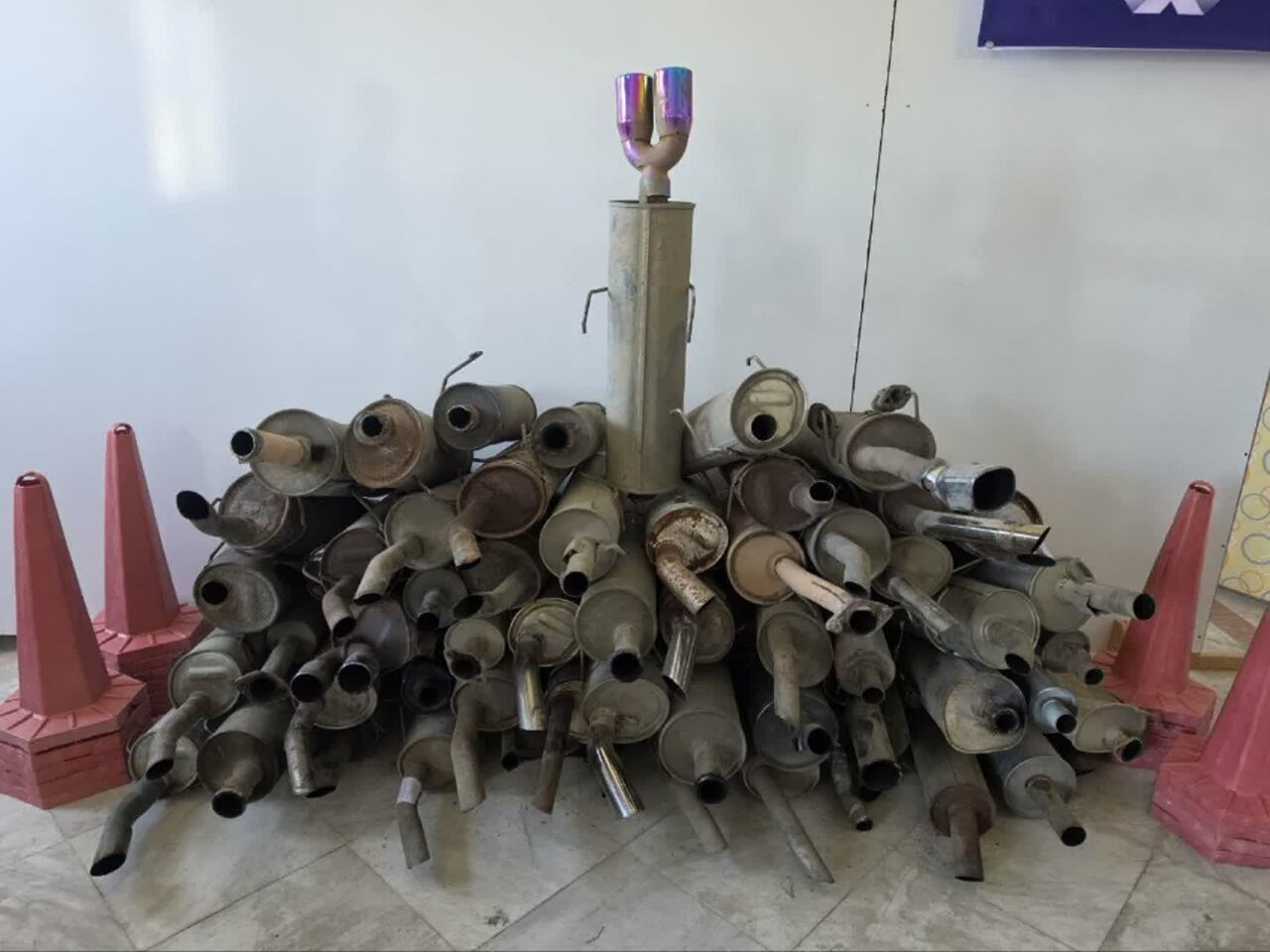 50 خودرو و موتور دارای آلودگی صوتی در ساری توقیف شد